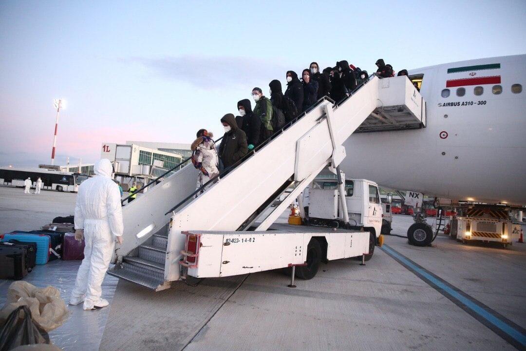 وزارت بهداشت: اولین تست کرونا فردا از دانشجویان ایرانی بازگشته از چین گرفته می گردد