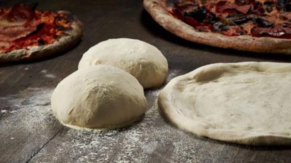 طرز تهیه نان پیتزای ایتالیایی حرف ای آسان، در خانه