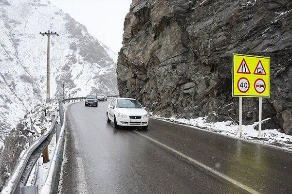 ادامه محدودیت های ترافیکی در جاده های برف و بارانی شمال