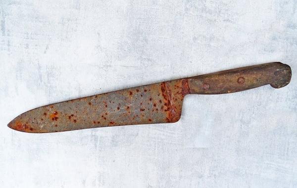 7 روش تمیز کردن چاقوی زنگ زده